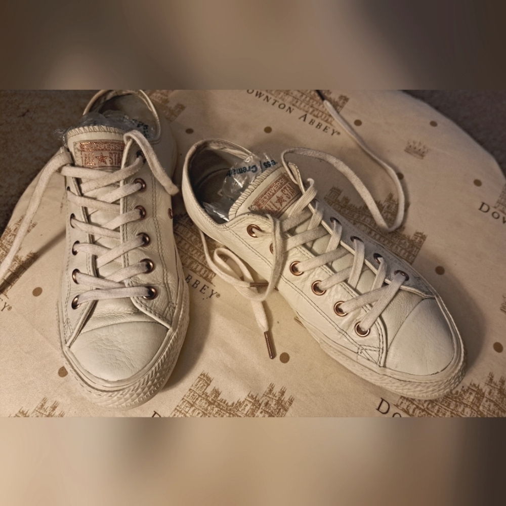 Converse Chuck Taylor's. White with Gold Tone Hardware. w 9 1\2 m 7 1\2 - Picture 3 of 16